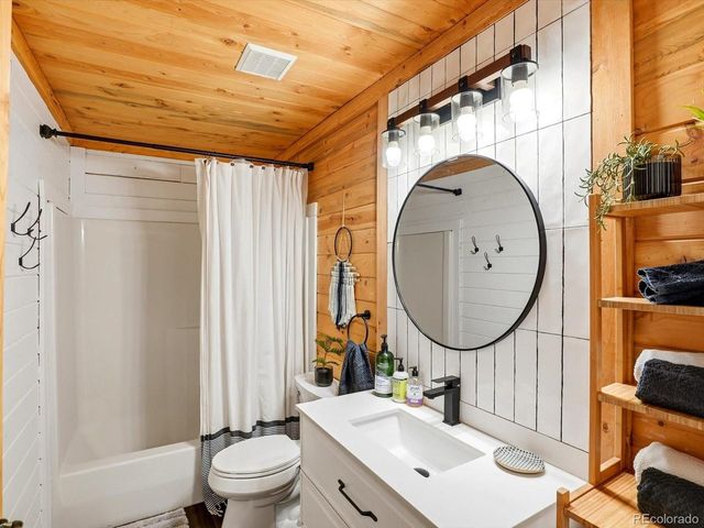 201 Moss Rock Rd, Bailey, CO 80421