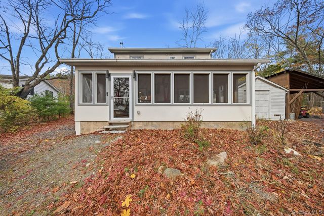 52 Martins Road, Huguenot, NY 12746