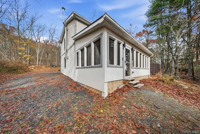 52 Martins Road, Huguenot, NY 12746