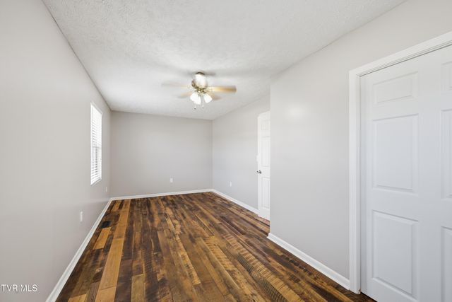 222 Old Stage Drive, Bristol, TN 37620