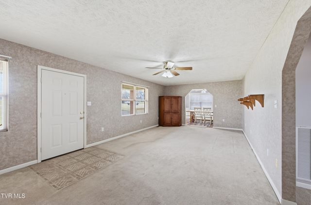 222 Old Stage Drive, Bristol, TN 37620