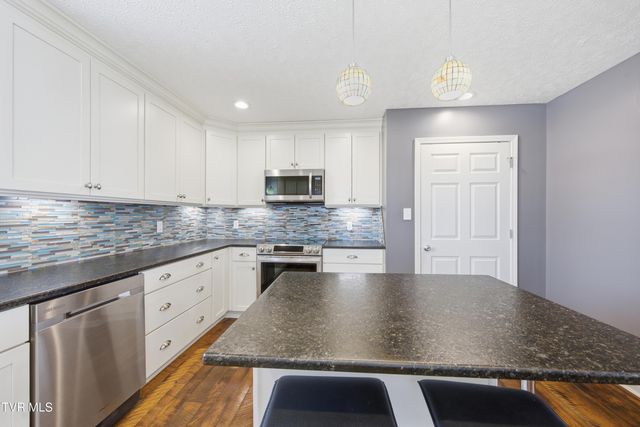 222 Old Stage Drive, Bristol, TN 37620