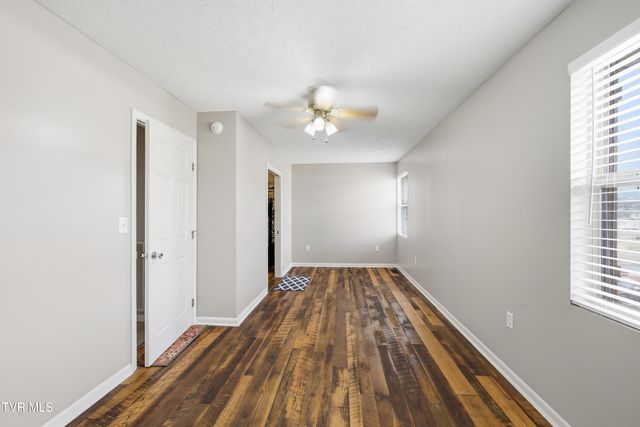 222 Old Stage Drive, Bristol, TN 37620