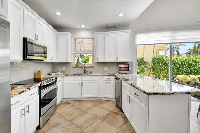 3567 Commodore Circle, Delray Beach, FL 33483