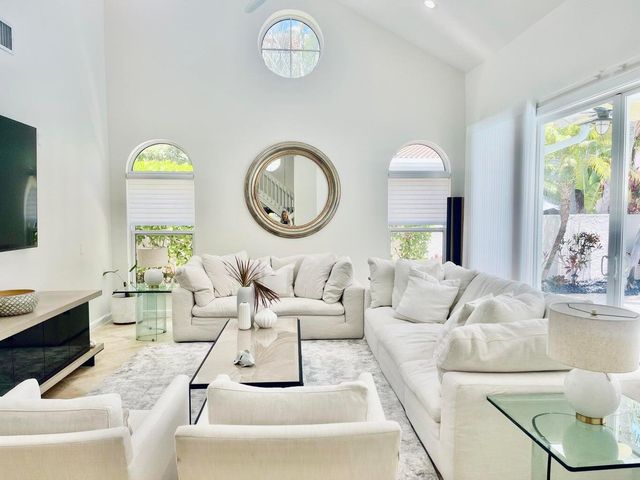 3567 Commodore Circle, Delray Beach, FL 33483