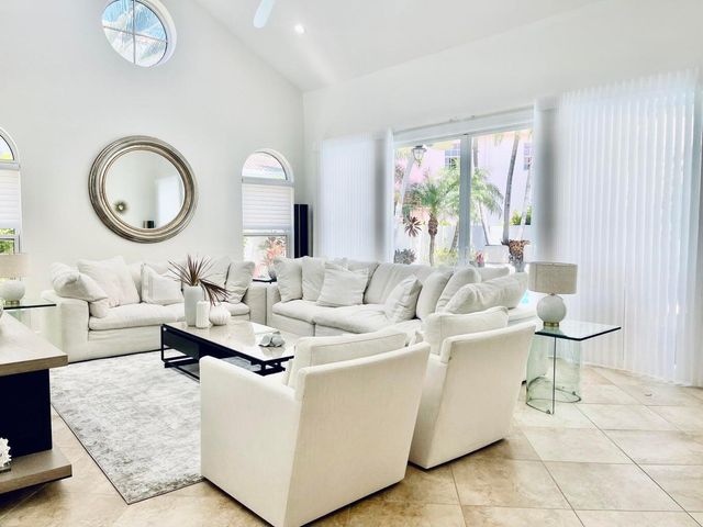 3567 Commodore Circle, Delray Beach, FL 33483