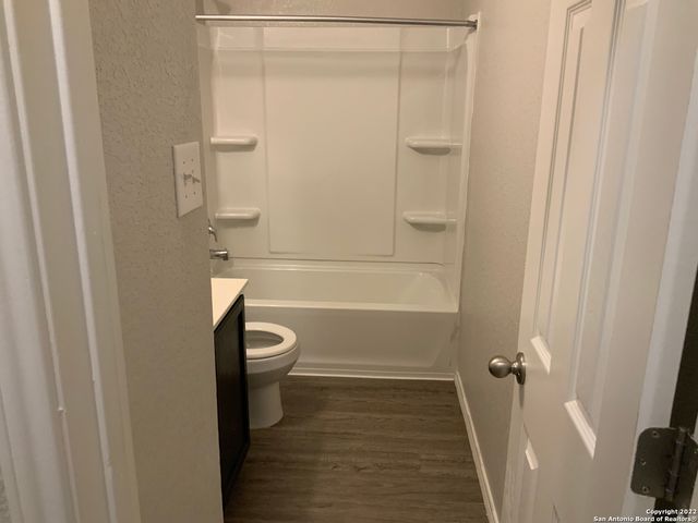2409 Key Hole view, Converse, TX 78109