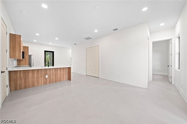 1805 W 10th ST, Lehigh Acres, FL 33972