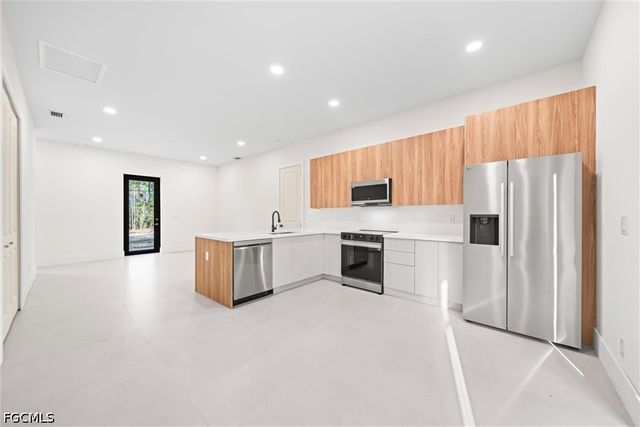 1805 W 10th ST, Lehigh Acres, FL 33972