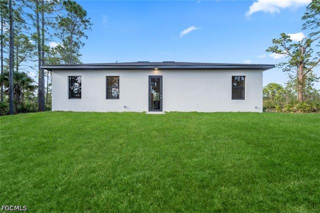 1805 W 10th ST, Lehigh Acres, FL 33972