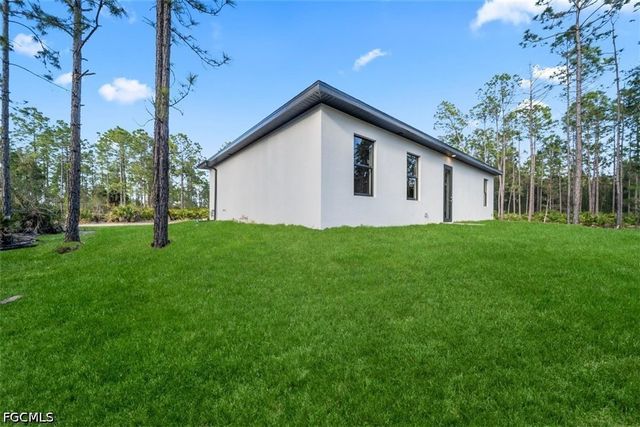 1805 W 10th ST, Lehigh Acres, FL 33972