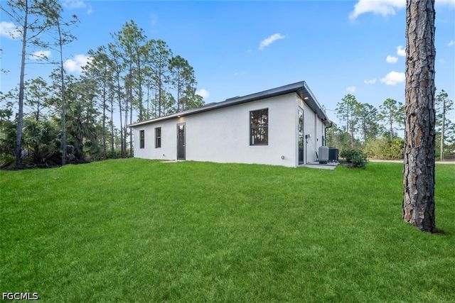 1805 W 10th ST, Lehigh Acres, FL 33972