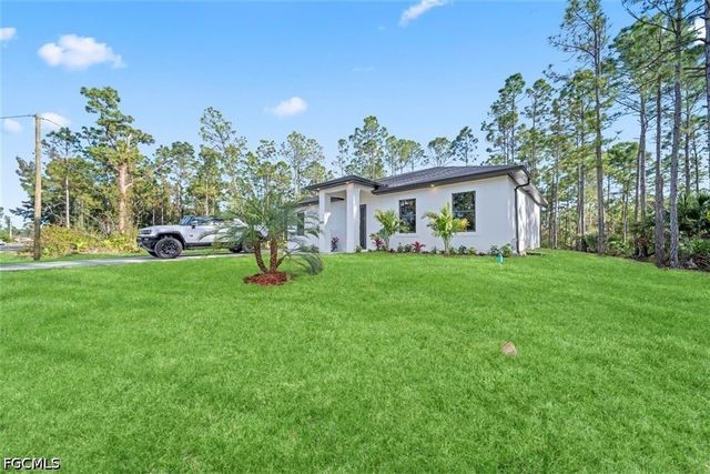 1805 W 10th ST, Lehigh Acres, FL 33972