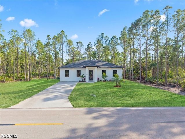 1805 W 10th ST, Lehigh Acres, FL 33972
