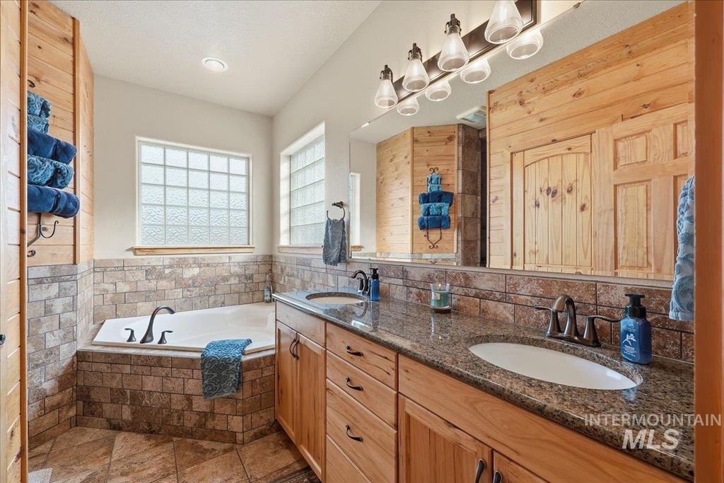 9102 W Rockstone Court, Kuna, ID 83634 photo 18