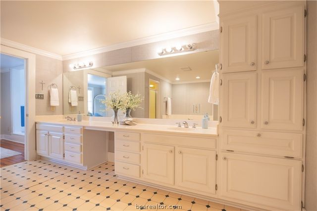 1712 Glade Street, College Station, TX 77840