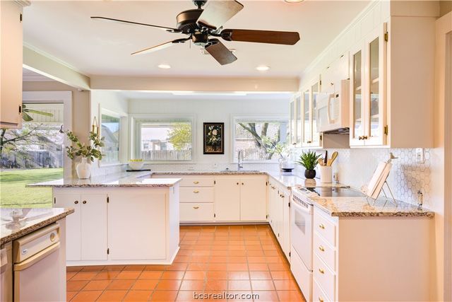 1712 Glade Street, College Station, TX 77840