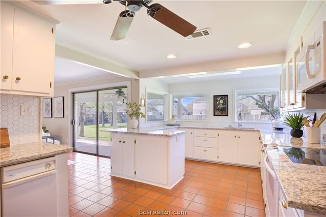 1712 Glade Street, College Station, TX 77840