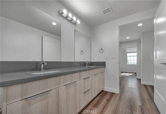 501 W Foothill Boulevard 300, Claremont, CA 91711
