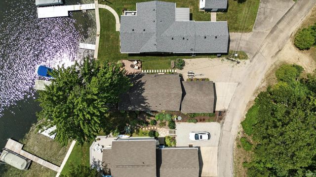 15 Ems B40d Lane, Leesburg, IN 46538