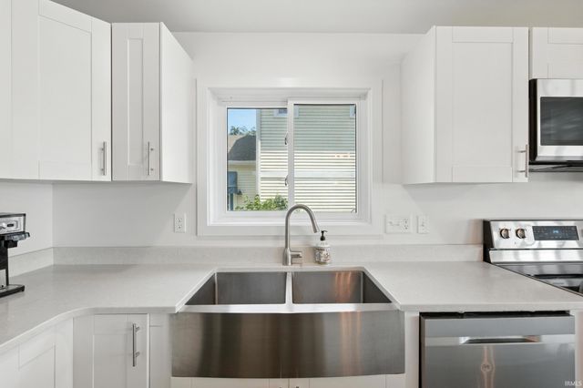 15 Ems B40d Lane, Leesburg, IN 46538