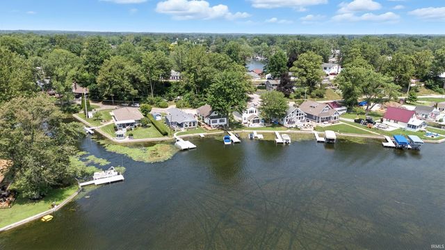 15 Ems B40d Lane, Leesburg, IN 46538