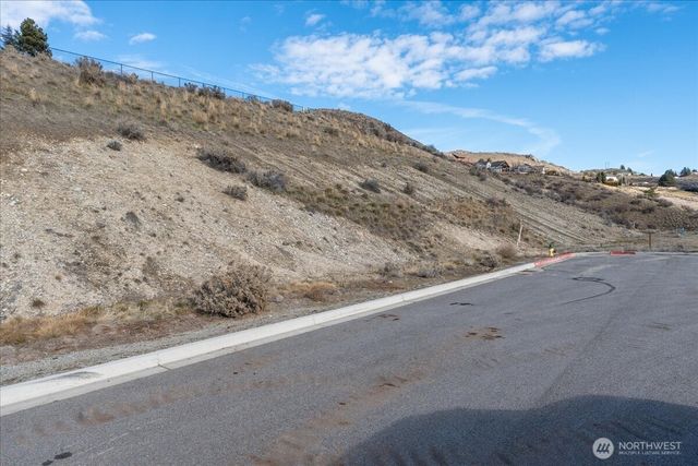 270 Crystal View Drive, Chelan, WA 98816