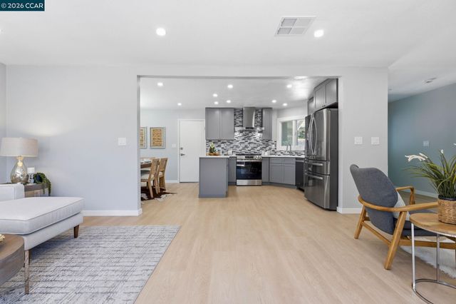 3307 Ahern Ct, Richmond, CA 94803