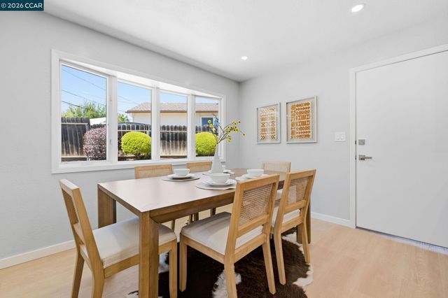 3307 Ahern Ct, Richmond, CA 94803