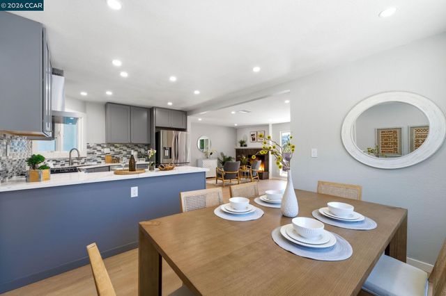 3307 Ahern Ct, Richmond, CA 94803