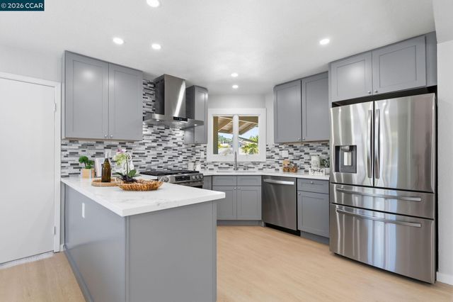 3307 Ahern Ct, Richmond, CA 94803