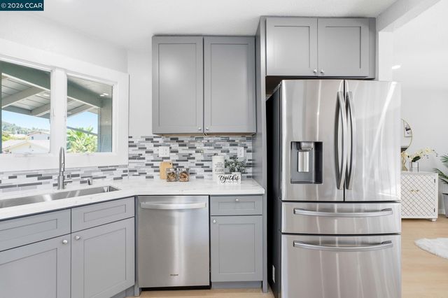 3307 Ahern Ct, Richmond, CA 94803