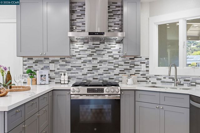 3307 Ahern Ct, Richmond, CA 94803