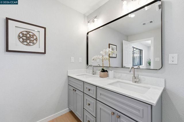 3307 Ahern Ct, Richmond, CA 94803