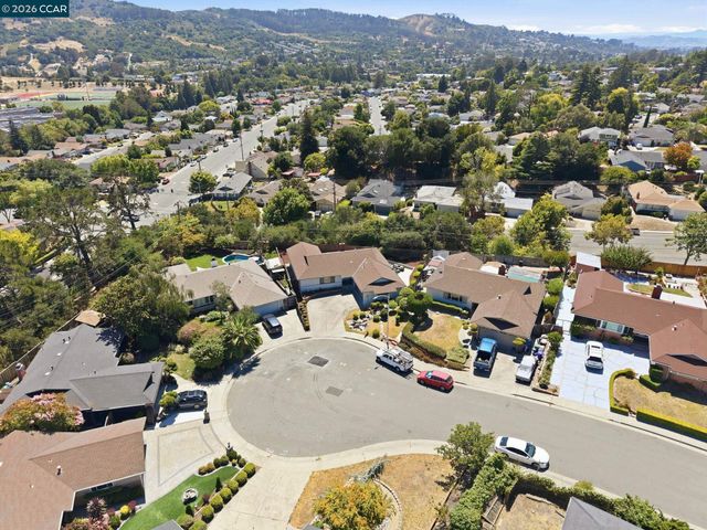 3307 Ahern Ct, Richmond, CA 94803
