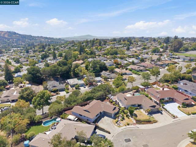 3307 Ahern Ct, Richmond, CA 94803