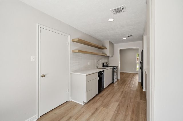 13703 Fernhill Drive, Sugar Land, TX 77498