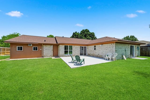 13703 Fernhill Drive, Sugar Land, TX 77498