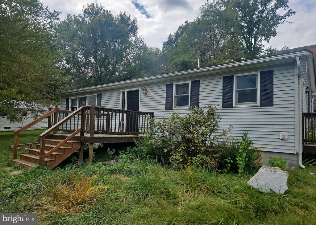 8922 CARPERS PIKE, Yellow Spring, WV 26865