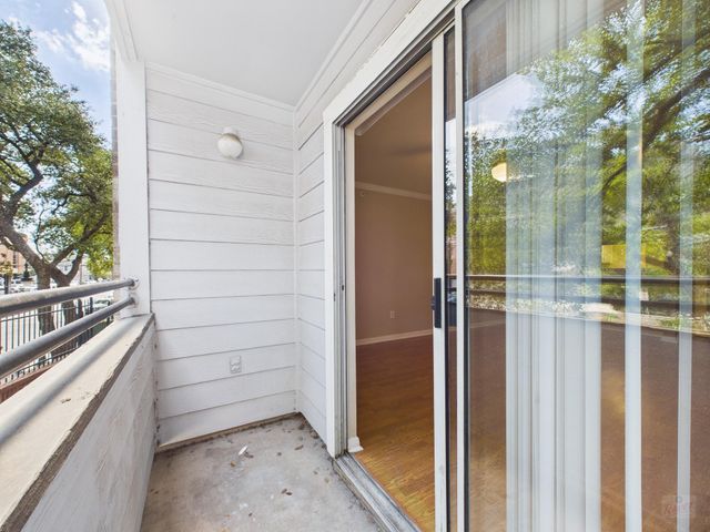 501 W 26th ST 116, Austin, TX 78705