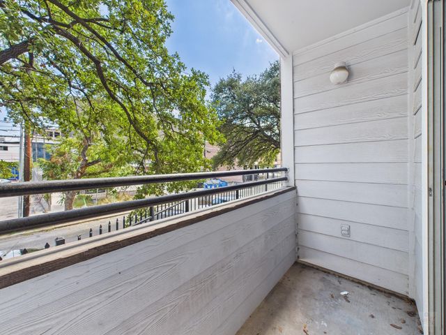 501 W 26th ST 116, Austin, TX 78705