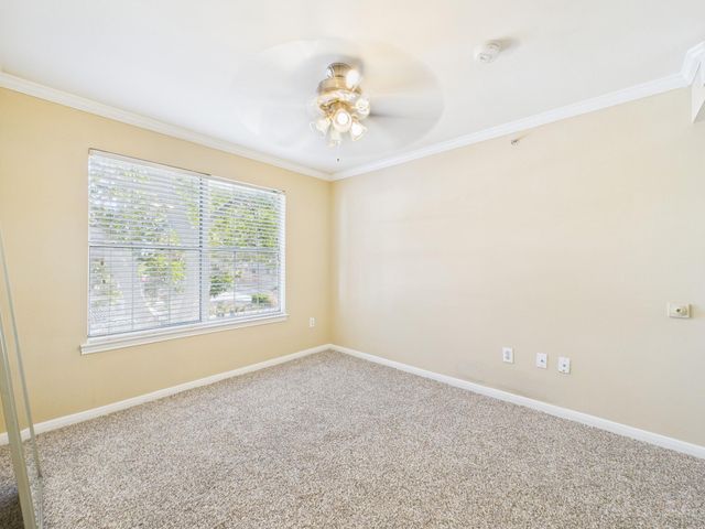 501 W 26th ST 116, Austin, TX 78705