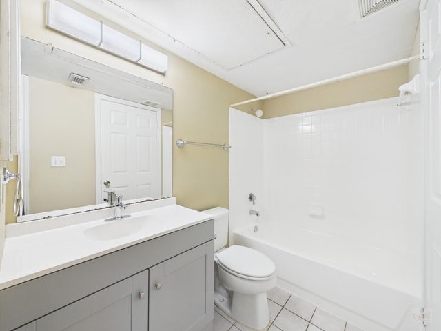 501 W 26th ST 116, Austin, TX 78705