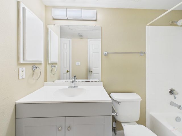 501 W 26th ST 116, Austin, TX 78705