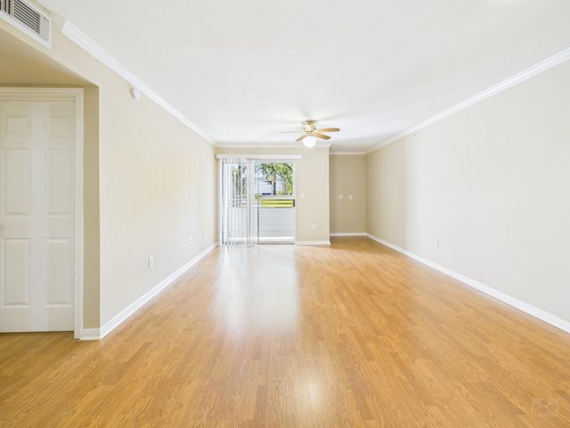 501 W 26th ST 116, Austin, TX 78705