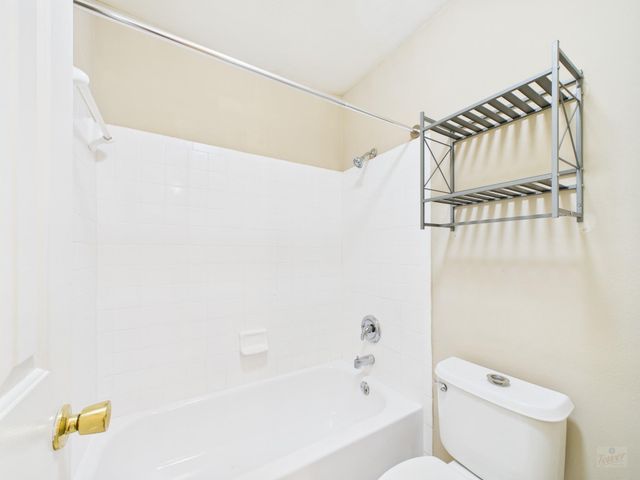 501 W 26th ST 116, Austin, TX 78705