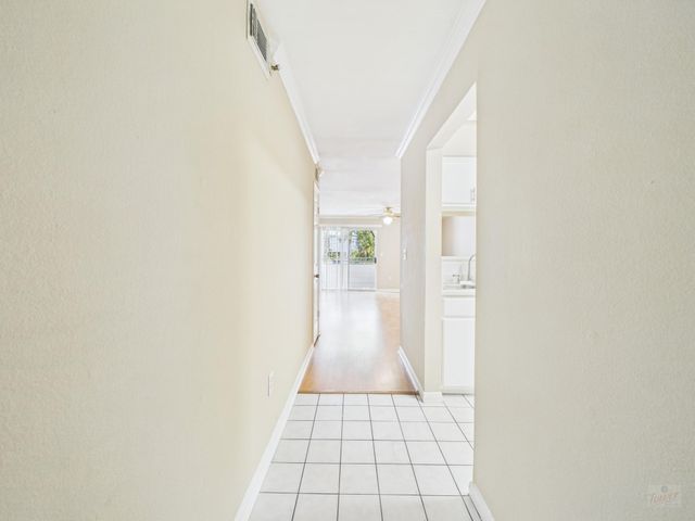 501 W 26th ST 116, Austin, TX 78705