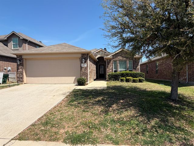 1013 Cheyenne Drive, Aubrey, TX 76227