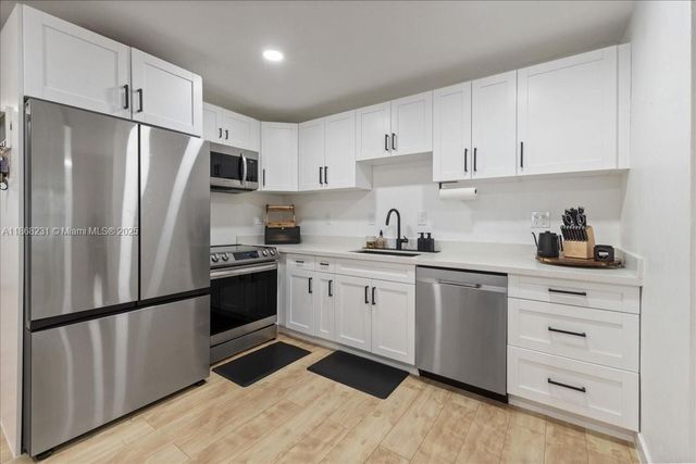 3820 NW 5th St, Lauderhill, FL 33311