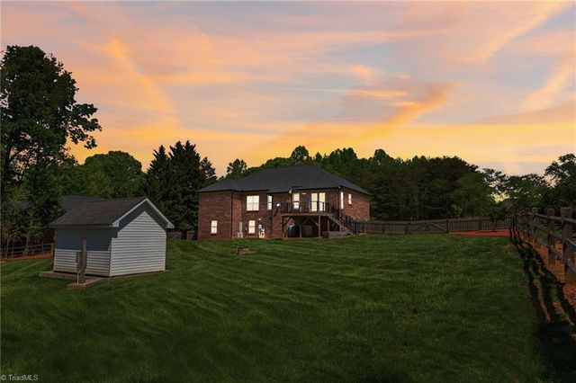 4505 Eden Terrace Drive, Kernersville, NC 27284